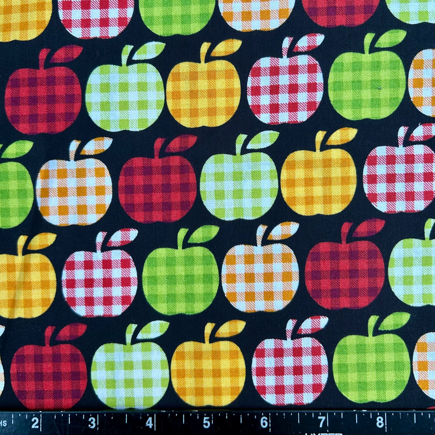 100% Cotton Fabric by The Yard for Quilt, Craft, DIY Projects... - 42" Wide (Gingham Apples)