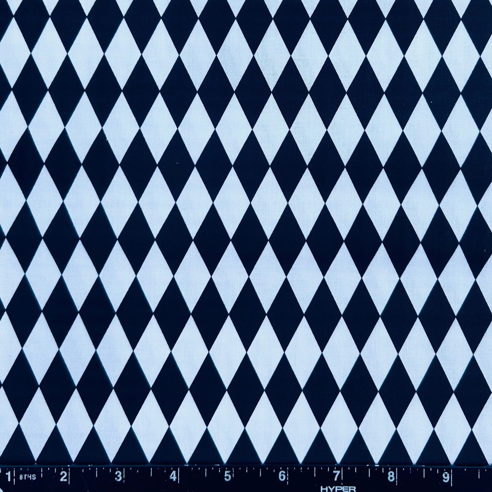 BLACK & WHITE DIAMOND